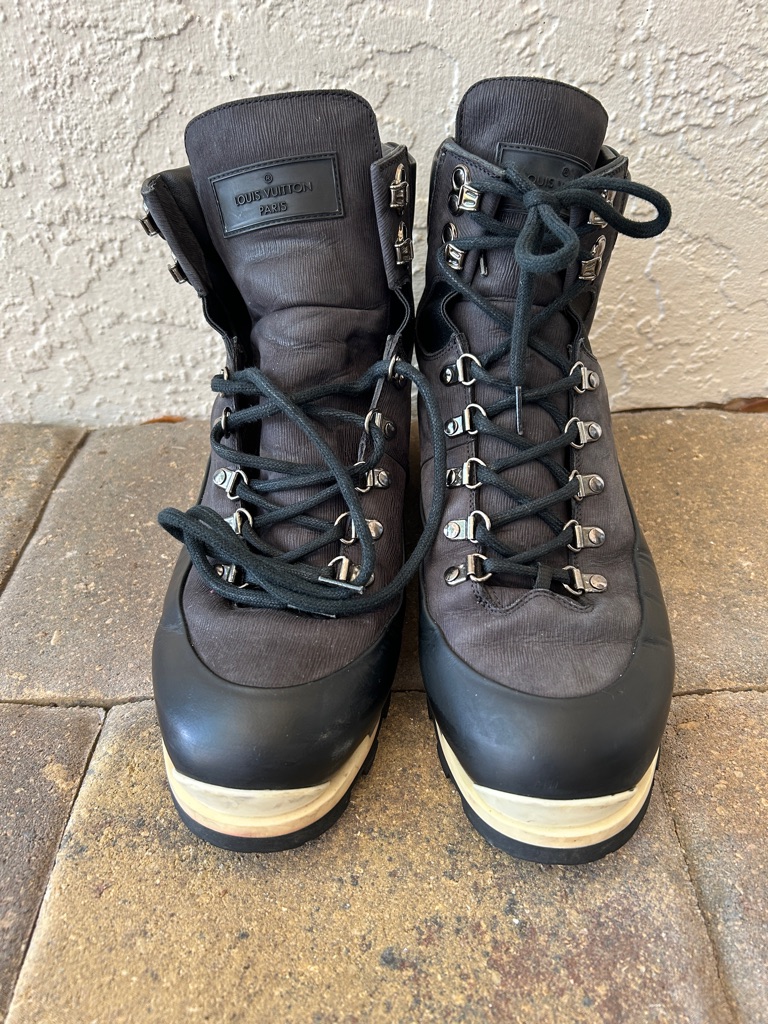 Louis Vuitton Men’s Black And Tan Lace-Up Hiking Boots
